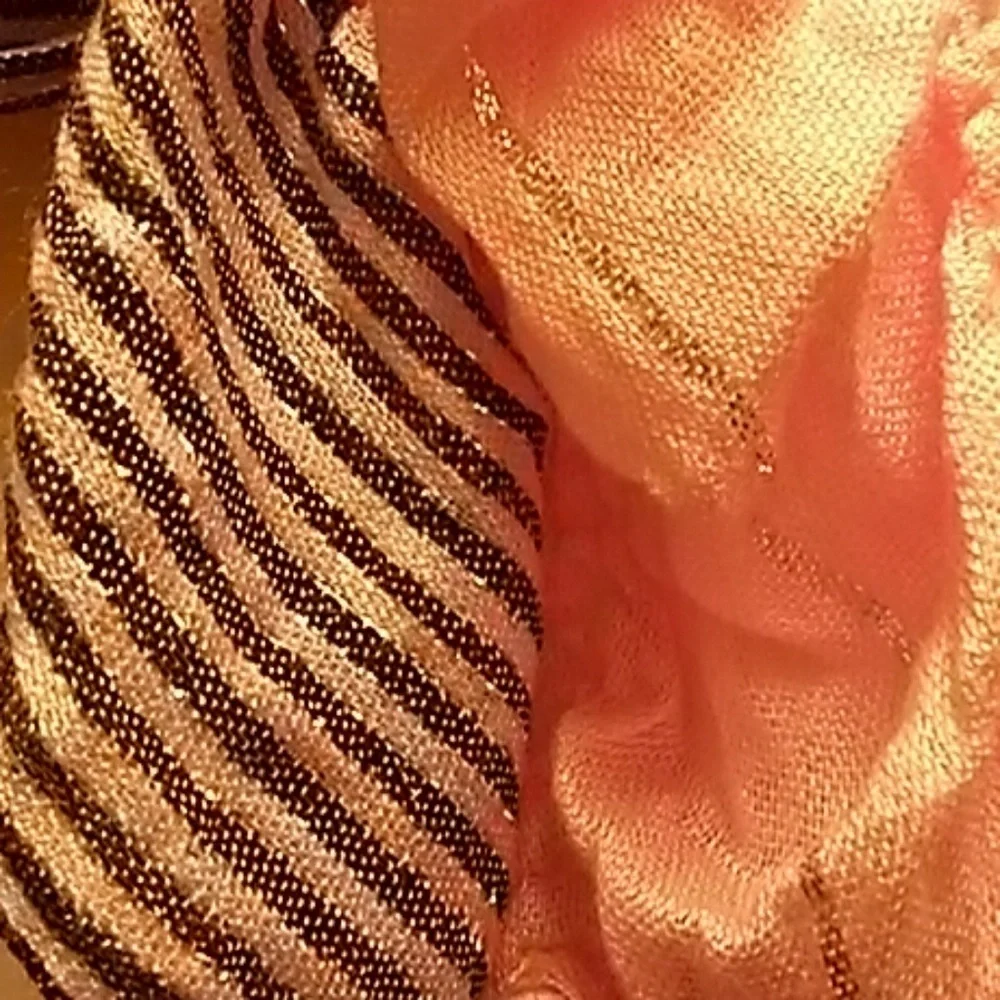 Scrunched scarf - Picture 2 of 2